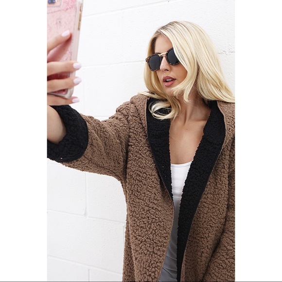 5⭐️🎉HP🎉BEST Reversible Faux Fur Coat - Picture 5 of 8